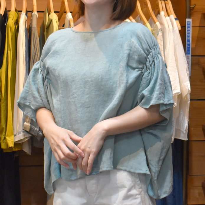 マーブルシュッド (marble SUD) Linen ワッシャー シャーリング BL 半袖プルオーバーシャツ ブラウス 05AM046098 トップジミーのレディースコーディネート画像