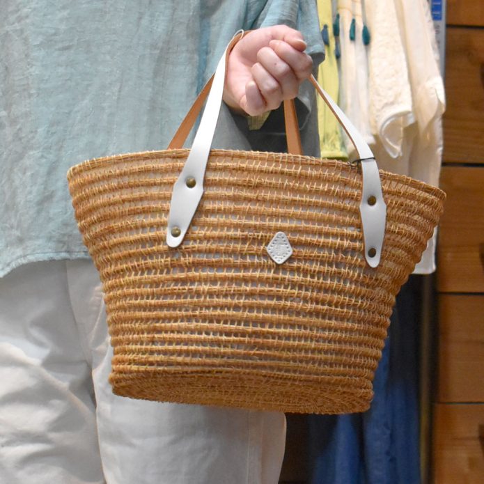 クレドラン (CLEDRAN) PALM FIBER BASKET/ L かごバッグ CL-3526 トップジミーのレディースコーディネート画像