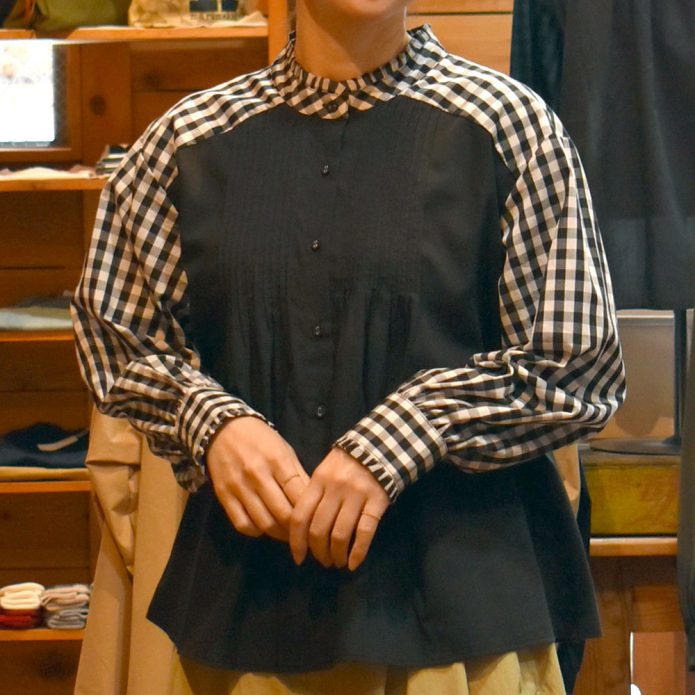 ケレン (KELEN) -MINIL- PIN TUCK FRILL BLOUSE 長袖チェックシャツ ブラウス LKL24FBL2152 トップジミーのレディースコーディネート画像