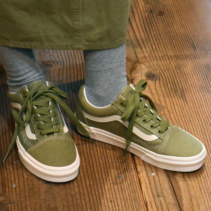 バンズ/ヴァンズ (VANS) OLD SKOOL 靴 スニーカー VN0A5KRSBD4 トップジミーのレディースコーディネート画像