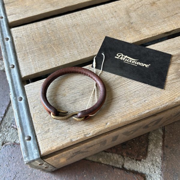 デラックスウエア (DELUXEWARE) LEATHER BRACELET ブレスレット DLE-001 デラックスウエア (DELUXEWARE) LEATHER BRACELET ブレスレット DLE-001 デラックスウエア (DELUXEWARE) LEATHER BRACELET ブレスレット DLE-001 デラックスウエア (DELUXEWARE) LEATHER BRACELET ブレスレット DLE-001 デラックスウエア (DELUXEWARE) LEATHER BRACELET ブレスレット DLE-001 デラックスウエア (DELUXEWARE) LEATHER BRACELET ブレスレット DLE-001 デラックスウエア (DELUXEWARE) LEATHER BRACELET ブレスレット DLE-001 デラックスウエア (DELUXEWARE) LEATHER BRACELET ブレスレット DLE-001 デラックスウエア (DELUXEWARE) LEATHER BRACELET ブレスレット DLE-001 デラックスウエア (DELUXEWARE) LEATHER BRACELET ブレスレット DLE-001 デラックスウエア (DELUXEWARE) LEATHER BRACELET ブレスレット DLE-001 NATURAL NATURAL デラックスウエア (DELUXEWARE) LEATHER BRACELET ブレスレット DLE-001 BLK BLK デラックスウエア (DELUXEWARE) LEATHER BRACELET ブレスレット DLE-001 BROWN BROWN デラックスウエア (DELUXEWARE) LEATHER BRACELET ブレスレット DLE-001 RED RED デラックスウエア (DELUXEWARE) LEATHER BRACELET ブレスレット DLE-001 デラックスウエアの アイテムを見る ※掲載写真の色合いはお使いの環境(マシン・モニター・OS)により実物と多少異なる場合がございます。あらかじめご了承ください。 あなたへのおすすめアイテム 無料ギフトラッピング承ります 誕生日や記念日、クリスマスなど、大切なお祝いの贈り物を無料にてギフトラッピングを承ります。 「別々にラッピング」や「ソックスのみラッピング」などご要望がございましたらお気軽にお申し付けください。 ※ラッピング方法やリボンのお色、ギフトシールのデザインはご指定できませんのでご了承くださいませ。 ※メール便での発送のギフトラッピングは承っておりません。 ※ステッカー、福袋のラッピングは承っておりません。 返品・交換について 商品の品質につきましては、万全を期しておりますが、万一不良・破損などがございましたら、商品到着後5日以内にお知らせください。 返品・交換につきましては、7日以内、未開封・未使用に限り可能です。 セール商品、予約商品はキャンセル・返品・交換出来ません。色・サイズ等お確かめの上ご注文ください。 デラックスウエア (DELUXEWARE) LEATHER BRACELET ブレスレット DLE-001